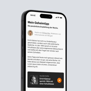 Smartphone mit einem beispielhaften Newsletter-Inhalt, über den Autor Erich Kästner.